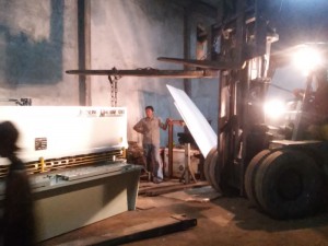 Proses Bongkar Mesin Tekuk Plat Import dari China