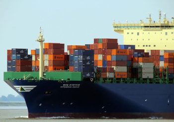 Kapal Kargo Kontainer