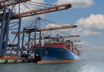 kapal kargo forwarder