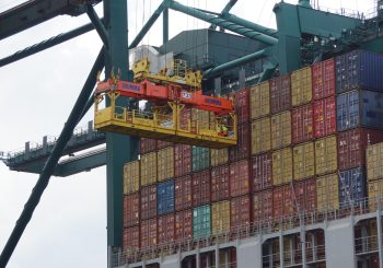 Kontainer Kapal Kargo Jasa Forwarder